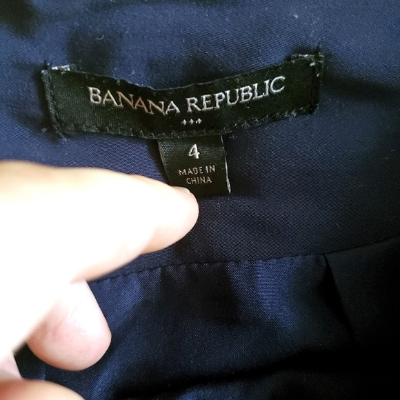 Banana Republic scalloped mini skirt 4 - Picture 3 of 3